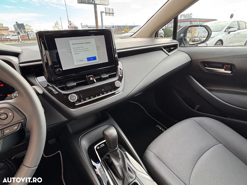 Toyota Corolla Sedan 1.8 HSD Eco - 17