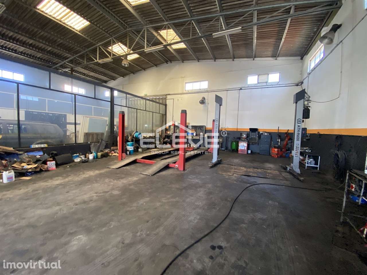 Armazém Comercial/Industrial com Terreno - Grande imagem: 3/7