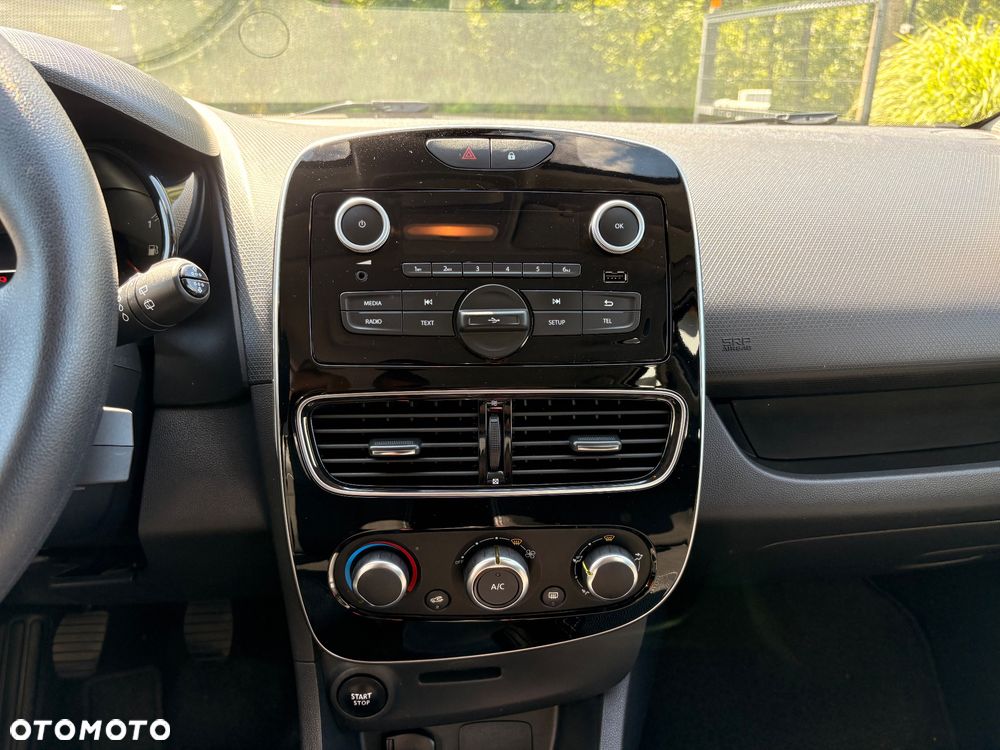 Renault Clio 1.2 16V Limited - 26