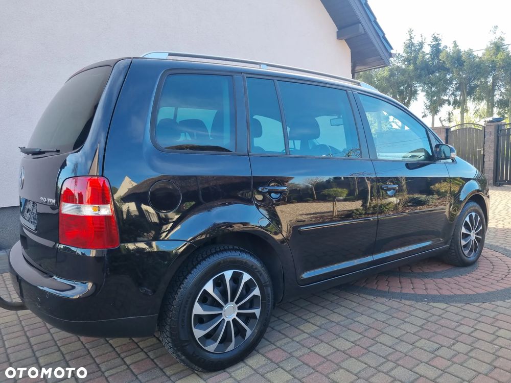 Volkswagen Touran 2.0 TDI DPF Highline - 4