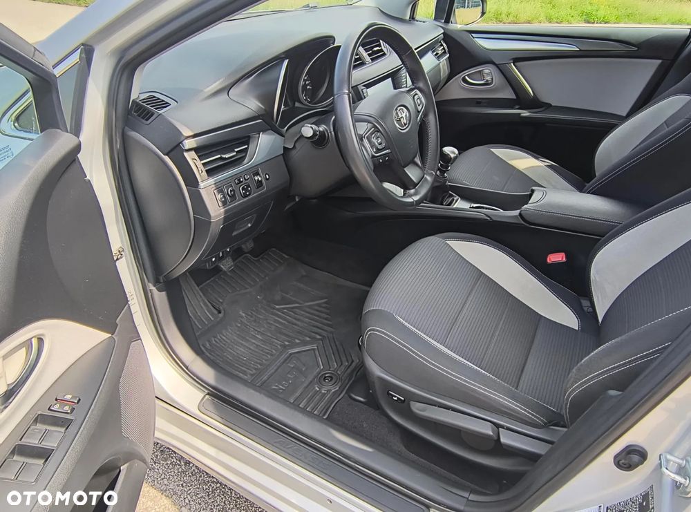 Toyota Avensis 1.8 Premium - 10