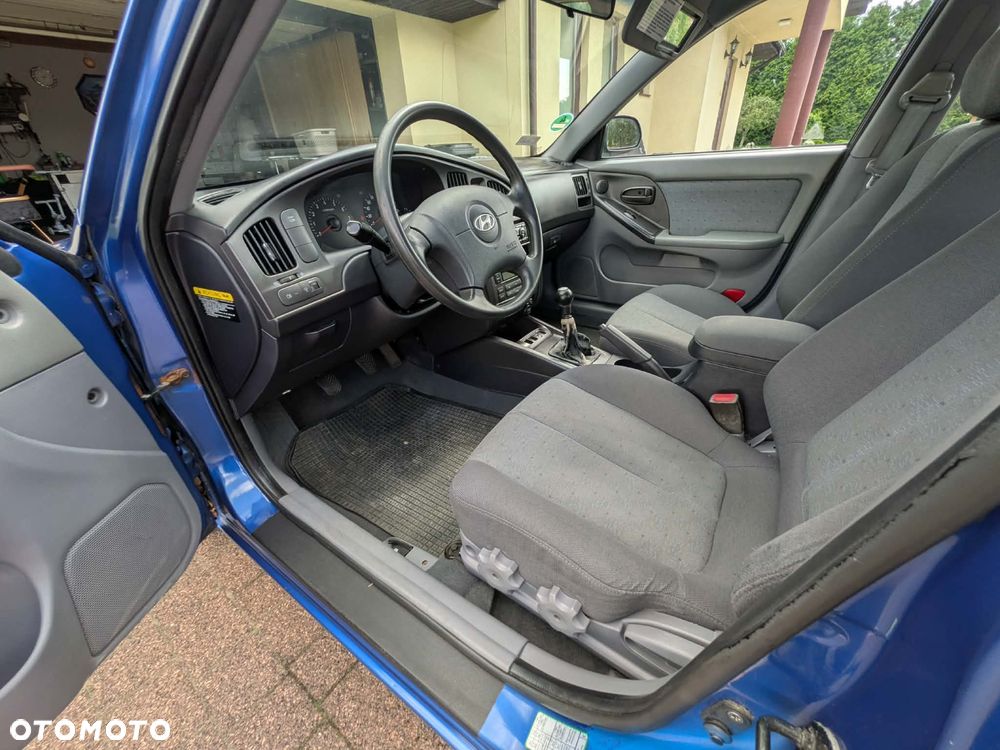 Hyundai Elantra 1.6 Comfort - 13