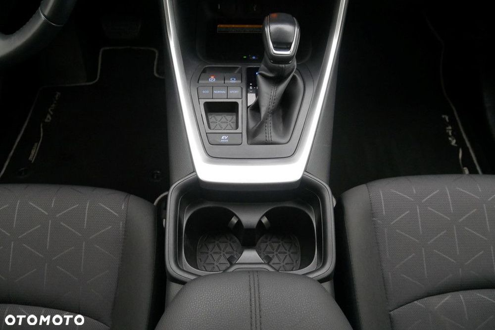 Toyota RAV4 - 11