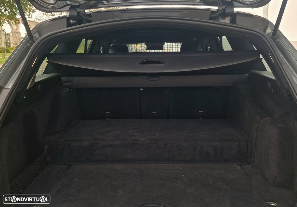 Mercedes-Benz E 300 de 9G-TRONIC AMG Line - 31