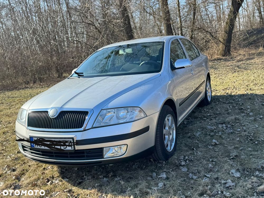 Skoda Octavia 1.6 Ambiente - 27