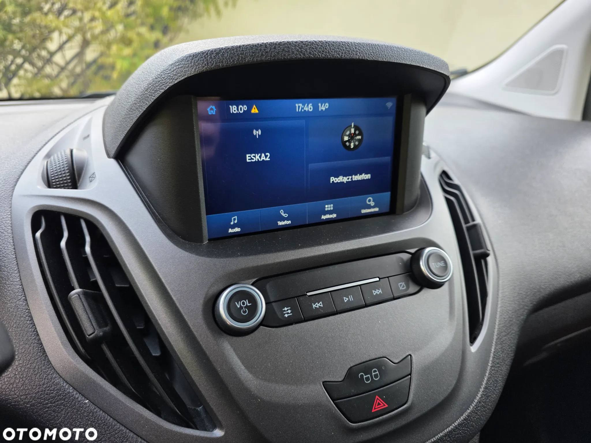 Ford Transit Courier - 15