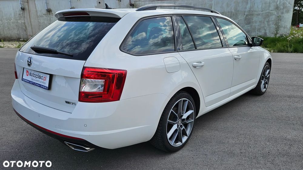 Skoda Octavia Combi 2.0 TDI DSG RS - 3