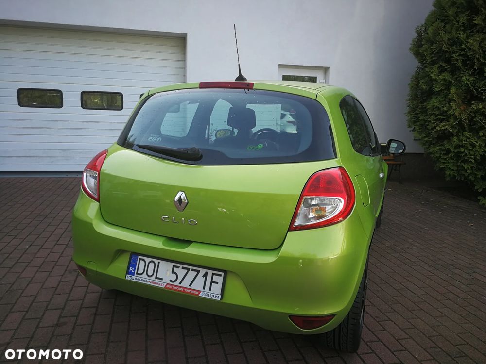 Renault Clio 1.5 dCi Privilege - 12