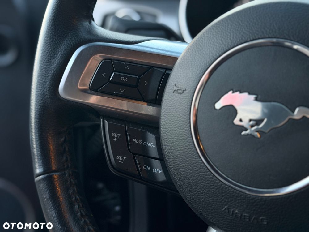 Ford Mustang - 24