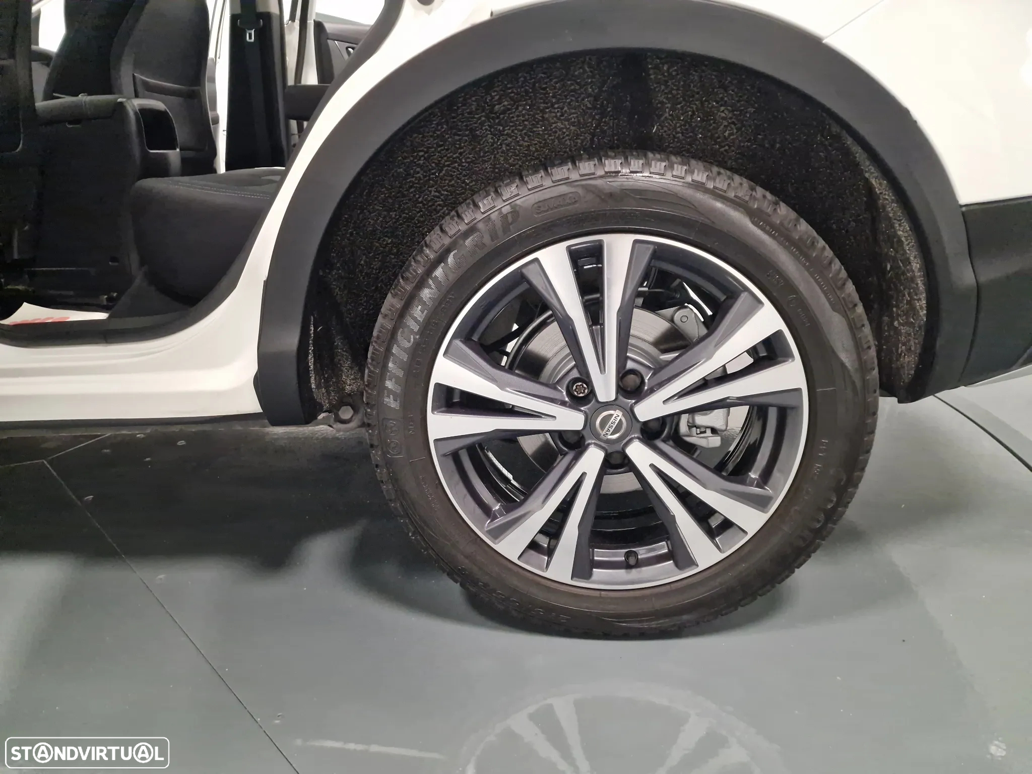 Nissan Qashqai 1.5 dCi N-Connecta 18 - 14