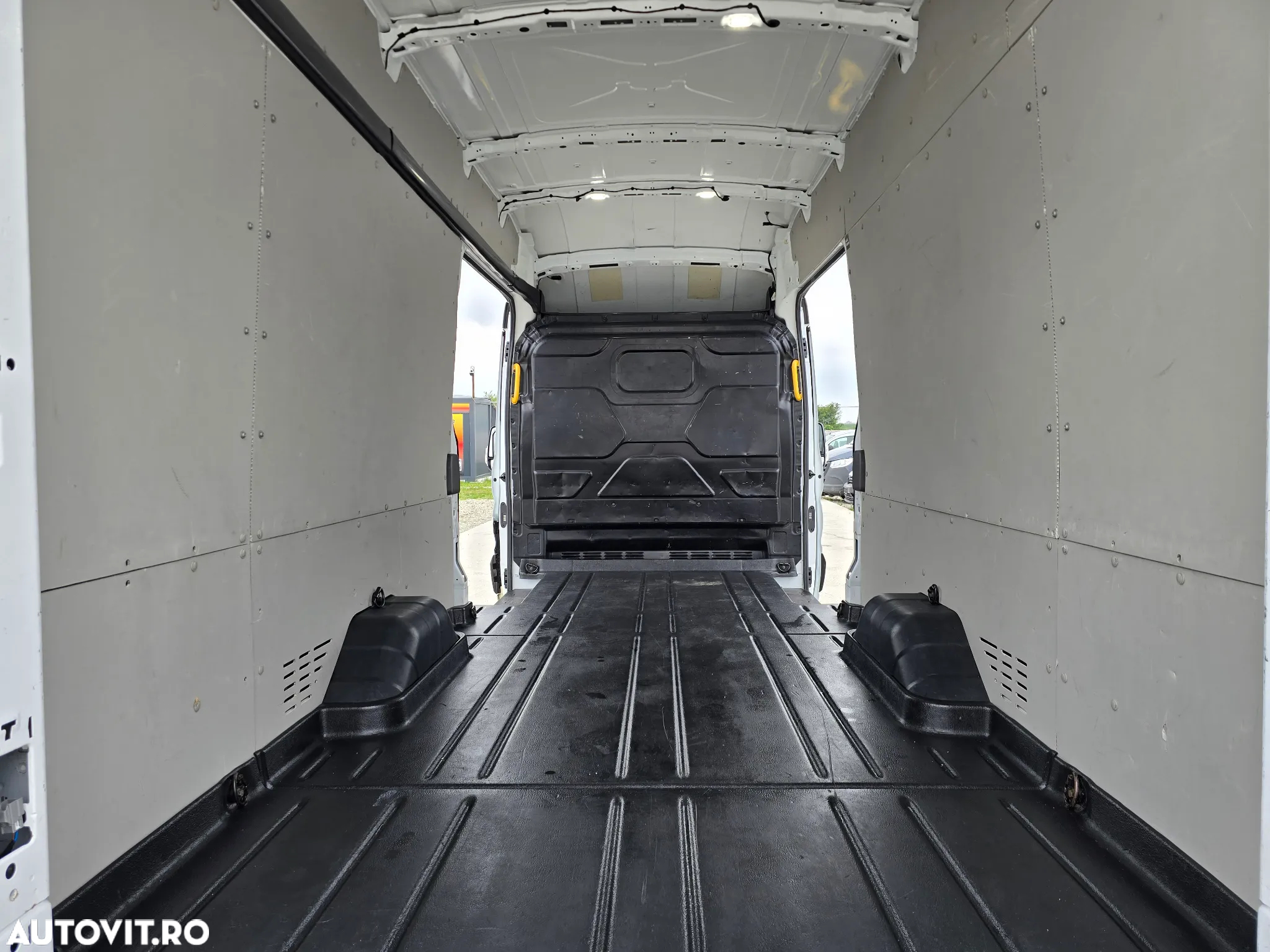 Ford New Transit L4H3 - 16