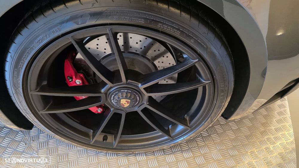 Porsche 911 (992) Targa 4 GTS PDK - 29