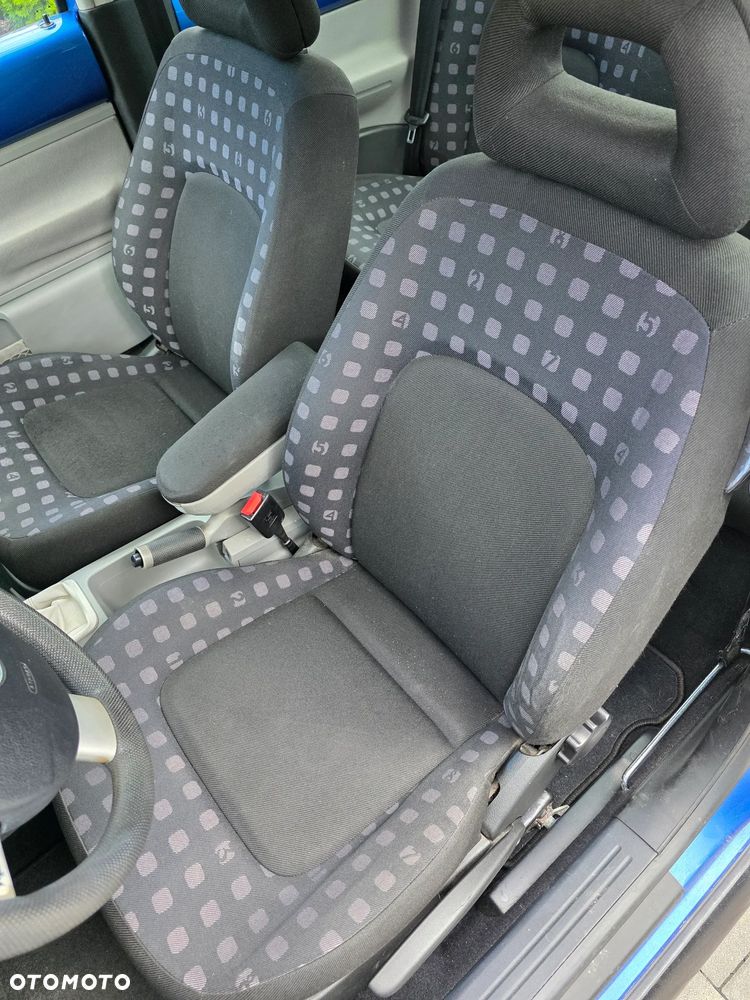 Volkswagen New Beetle 2.0 - 13