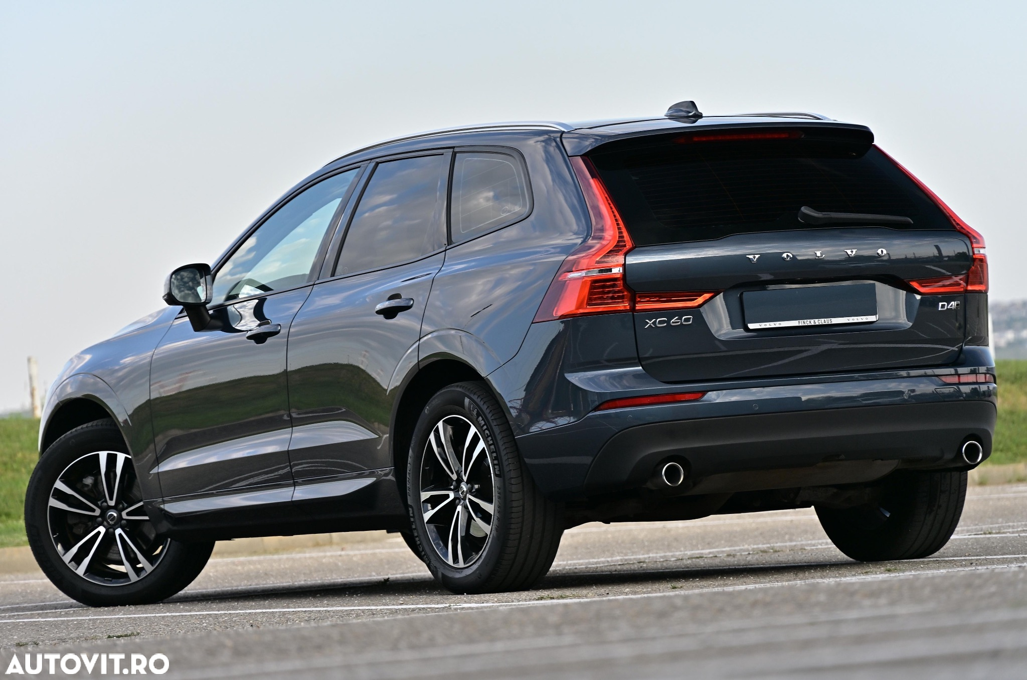 Volvo XC 60 D4 AWD Geartronic Momentum - 4