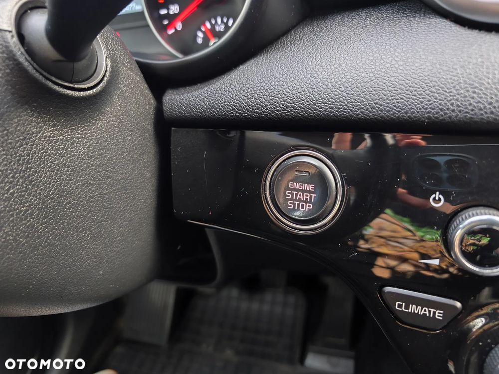 Kia Sportage 1.6 GDI Black Edition 2WD - 30