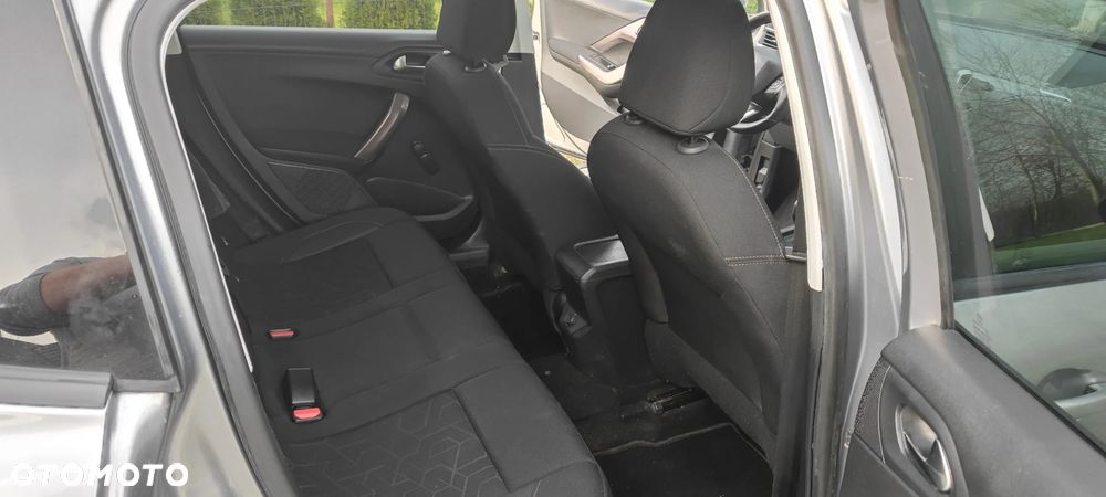 Peugeot 2008 1.6 BlueHDi Style - 12