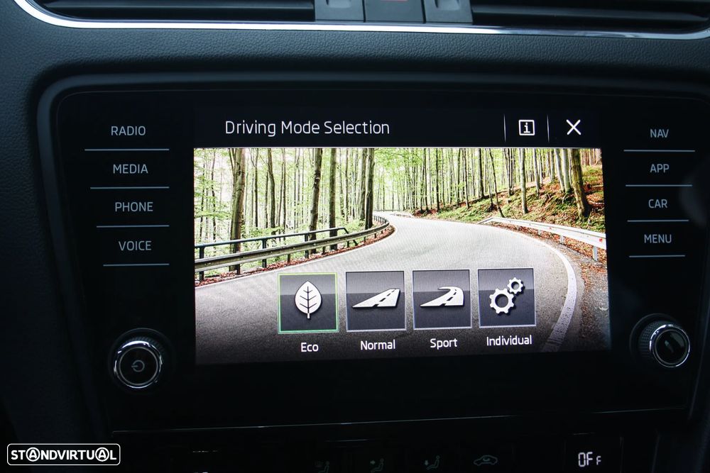 Skoda Octavia Break 2.0 TDI DSG RS - 12