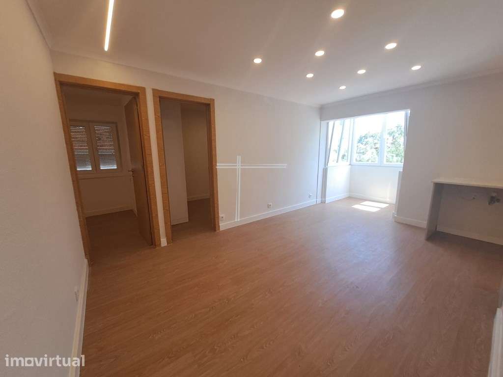 Apartamento T3, totalmente remodelado - Amora - Grande imagem: 2/12