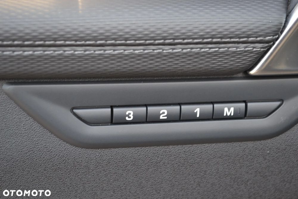 Land Rover Discovery Sport 2.0 D165 mHEV Dynamic SE - 14