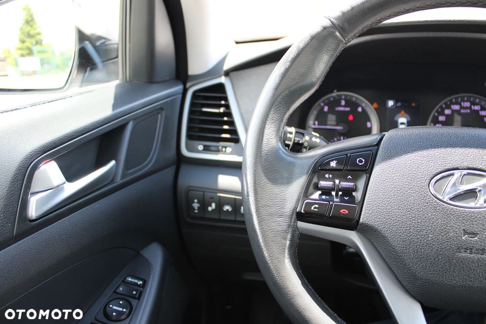 Hyundai Tucson blue 1.7 CRDi 2WD DCT Premium - 26