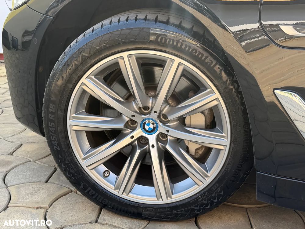 BMW Seria 5 530e Aut. Luxury Line - 13