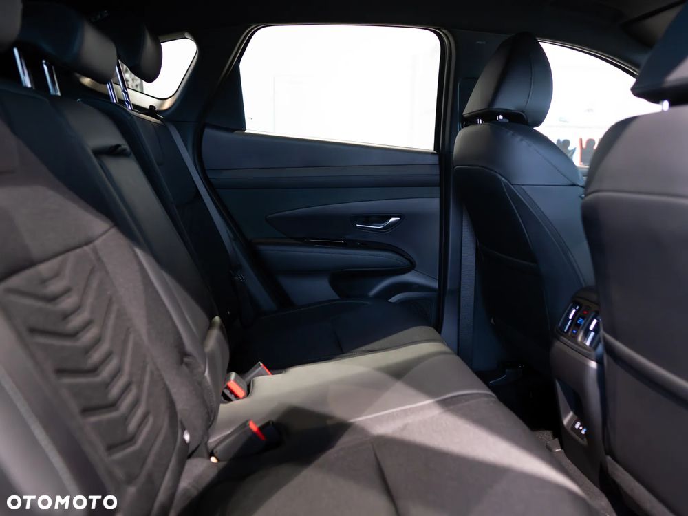 Hyundai Tucson 1.6 T-GDi HEV Executive 2WD - 38