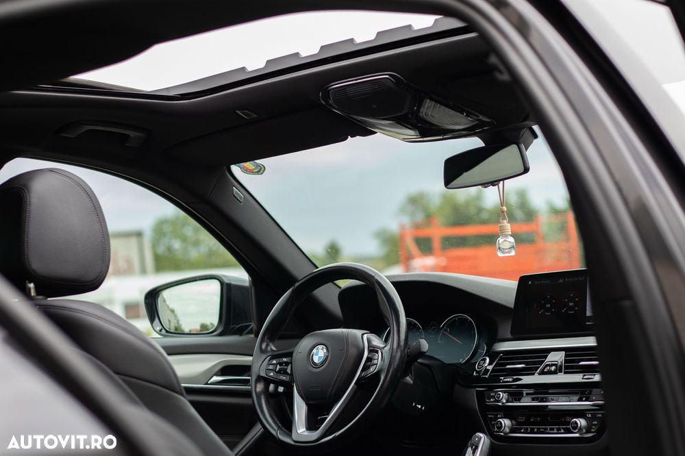 BMW Seria 5 530d xDrive AT - 8