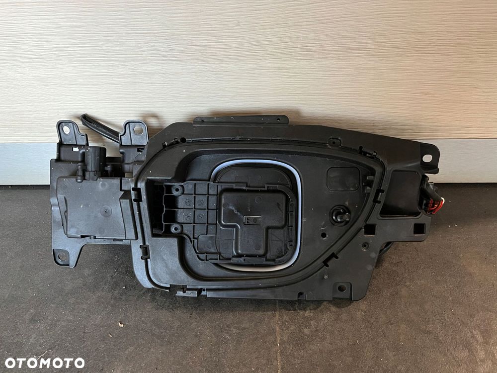 wtyczka gniazdo ładowarki hyundai kona ev - 1