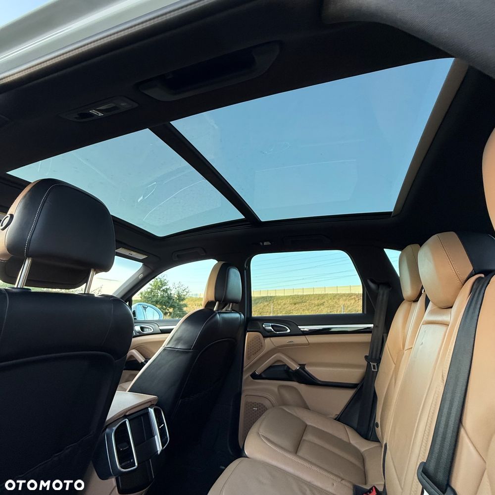 Porsche Cayenne - 16