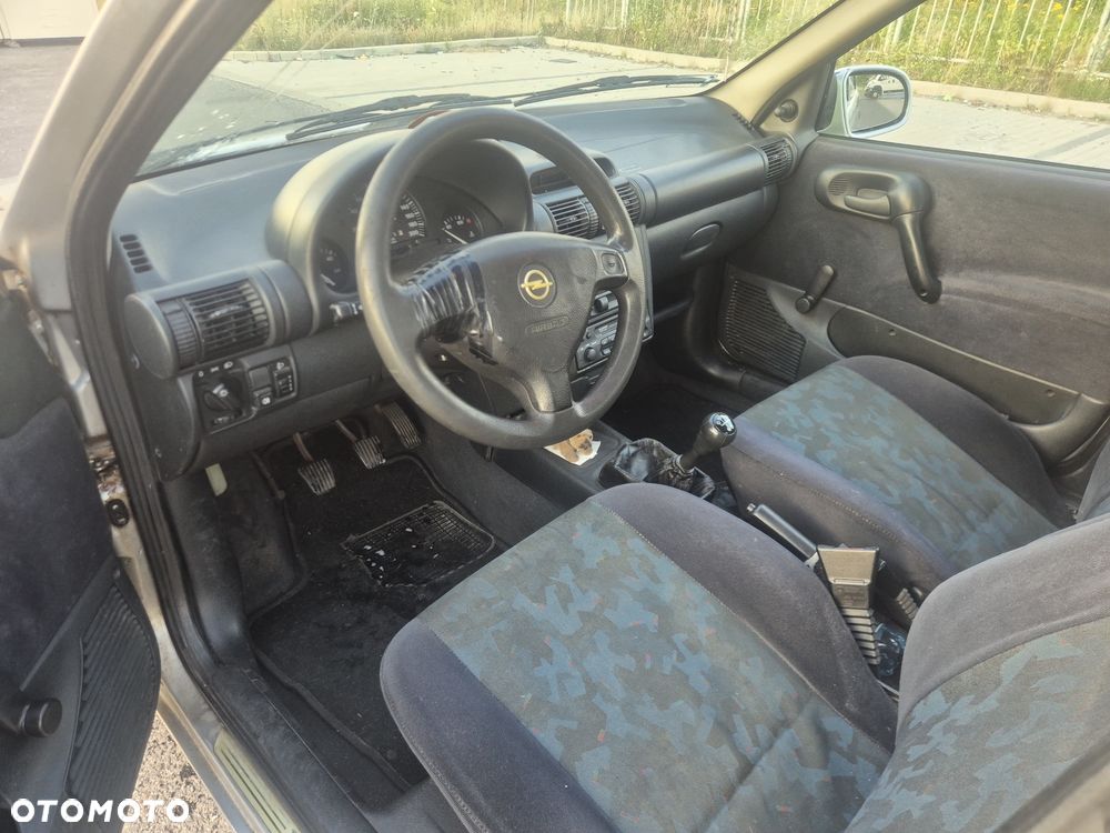 Opel Corsa - 8