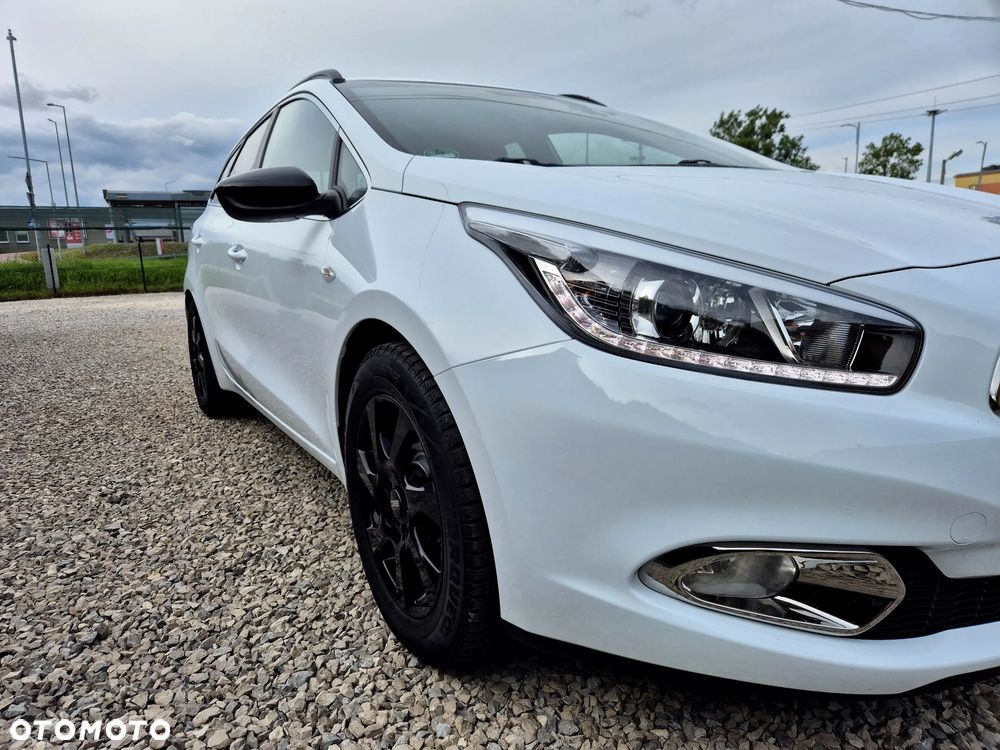 Kia Ceed 1.6 GDI Fifa World Cup Edition - 6