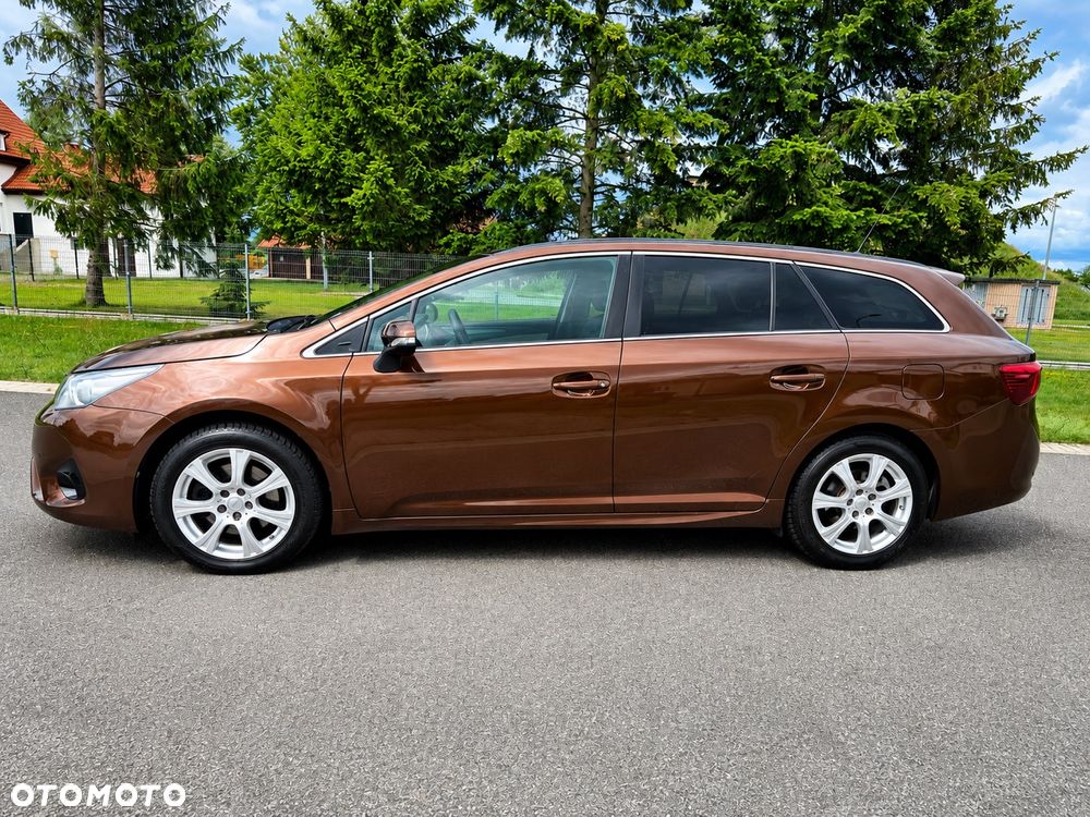 Toyota Avensis 2.0 D-4D Premium - 6