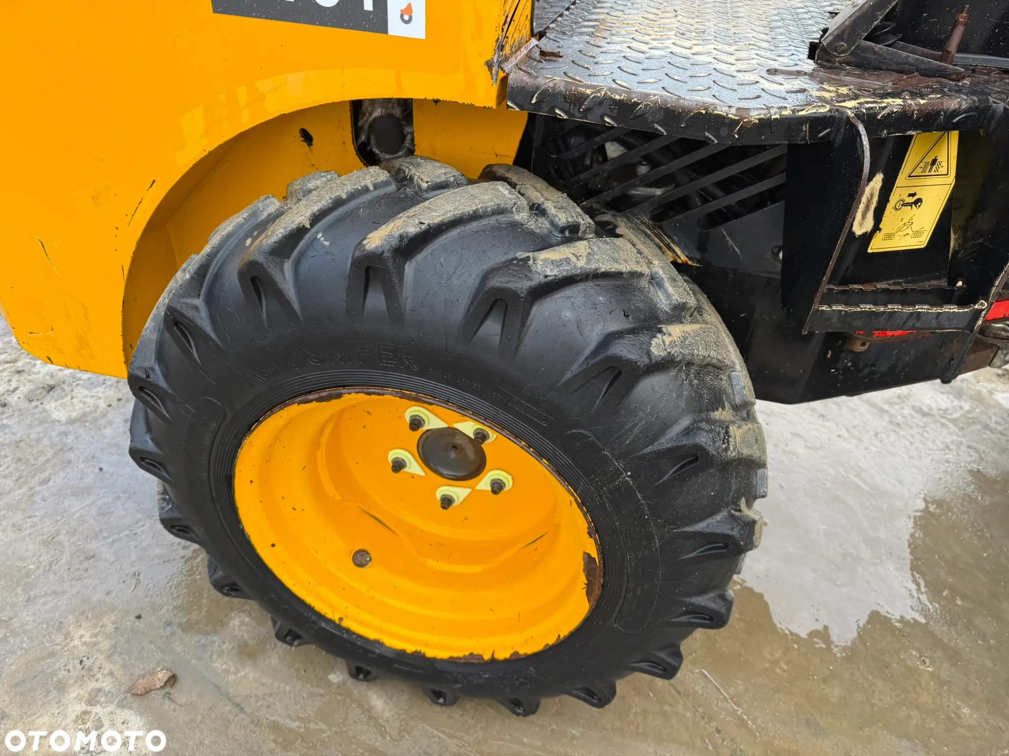 JCB 1 THT wysoki wysyp - 12