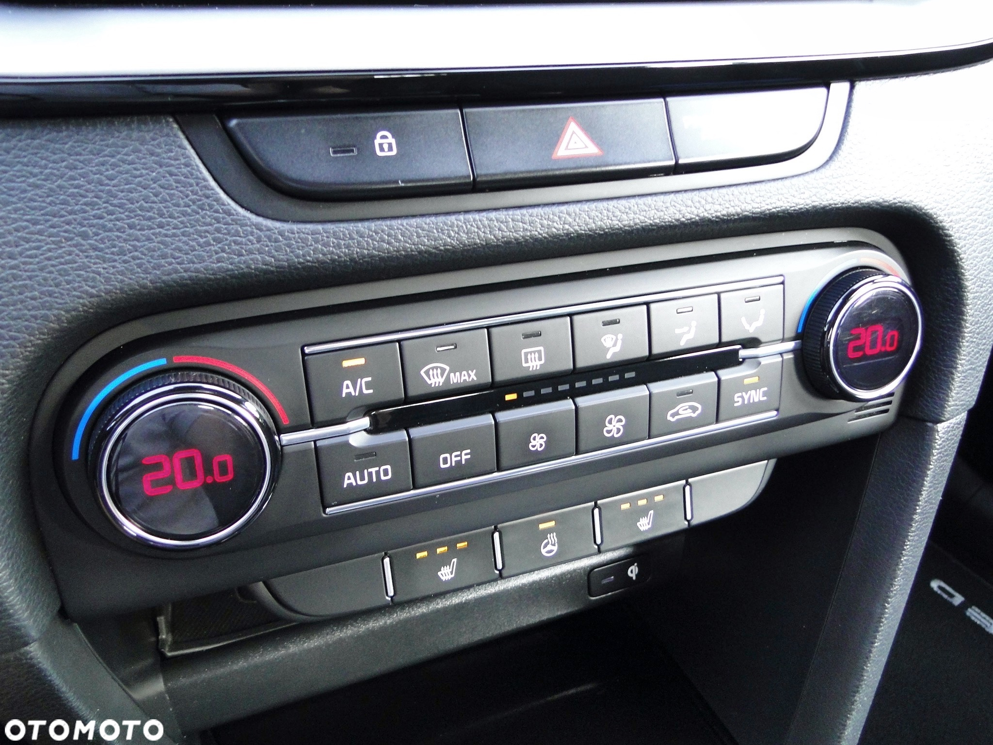 Kia Ceed SW 1.6 CRDi DCT Platinum Edition - 24