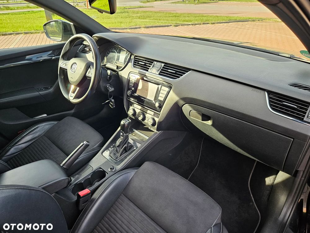 Skoda Octavia 2.0 TDI DSG RS - 11