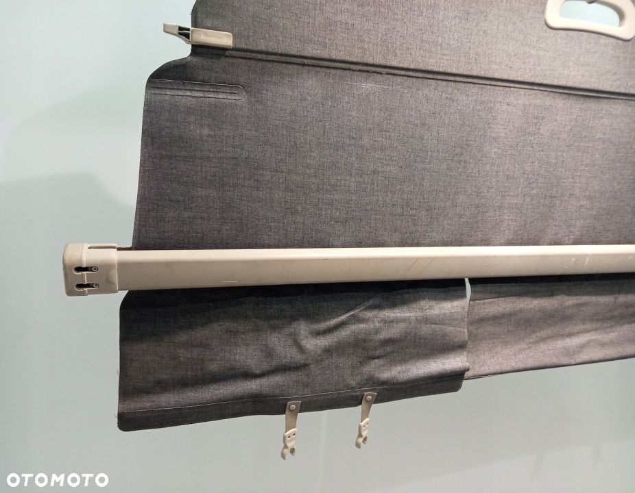 ROLETA BAGAŻNIKA TOYOTA LAND CRUISER 150 JASNA 5D - 4