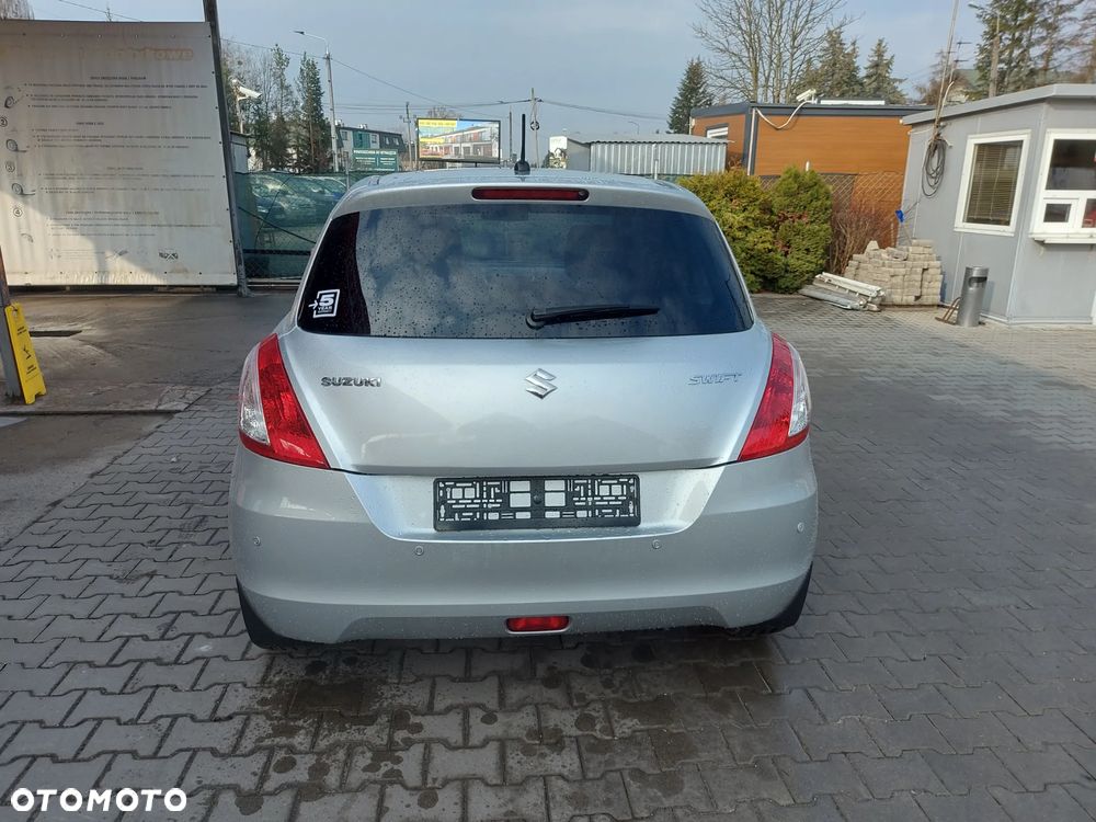 Suzuki Swift - 11