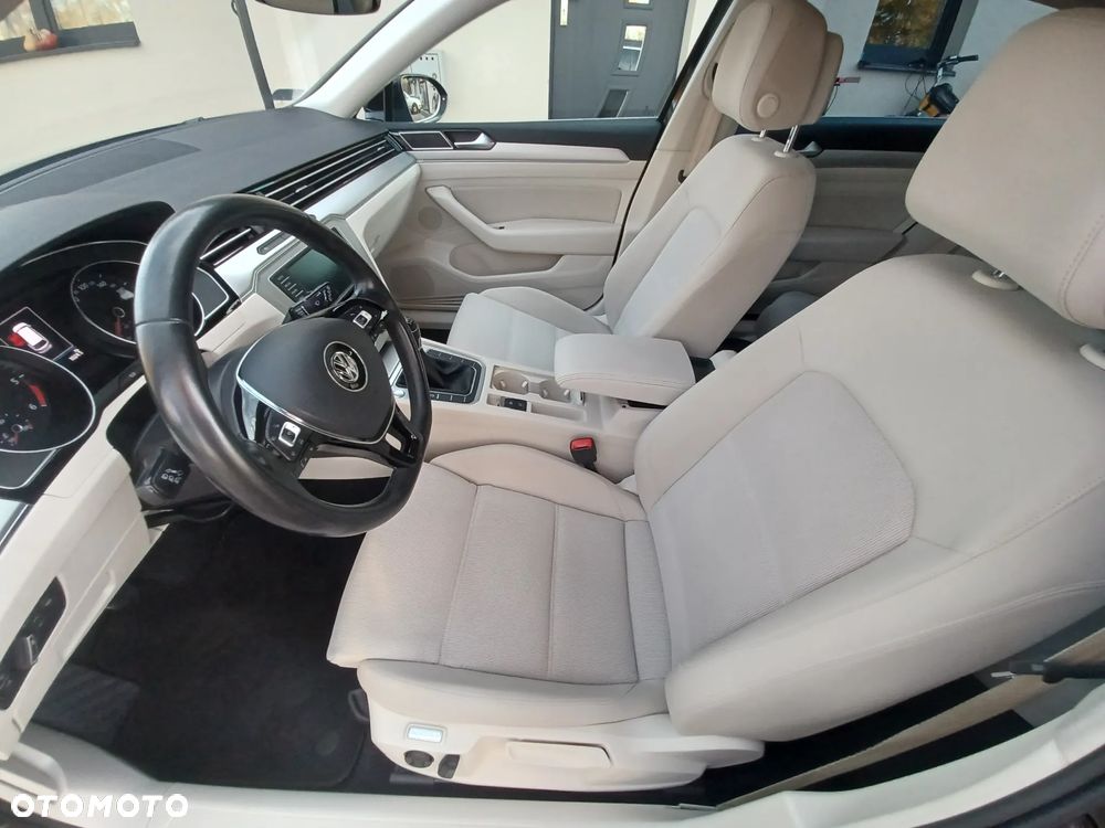 Volkswagen Passat 2.0 TDI BMT Comfortline - 3