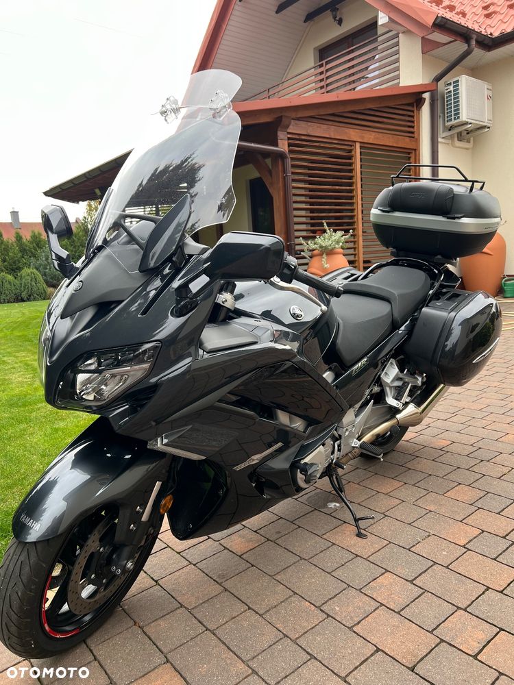 Yamaha FJR - 2