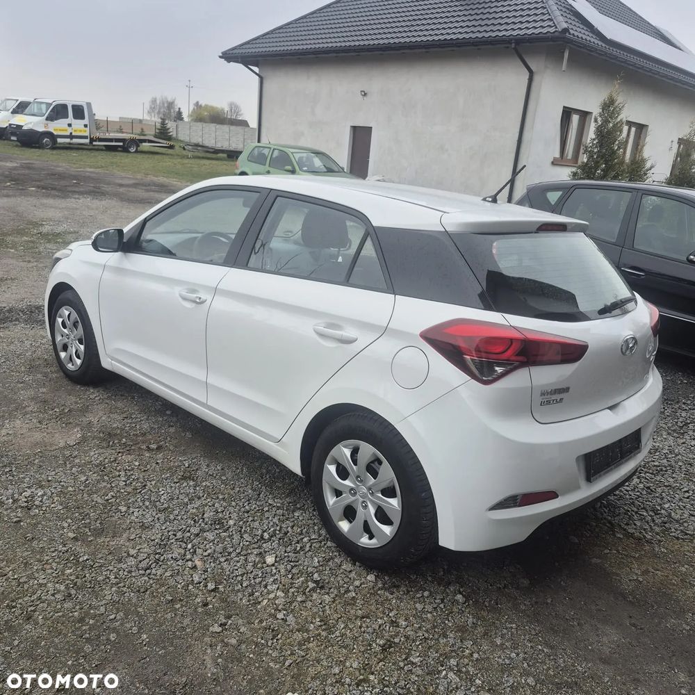 Hyundai i20 1.2 - 7