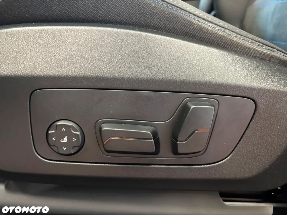 BMW X1 sDrive20i mHEV - 17