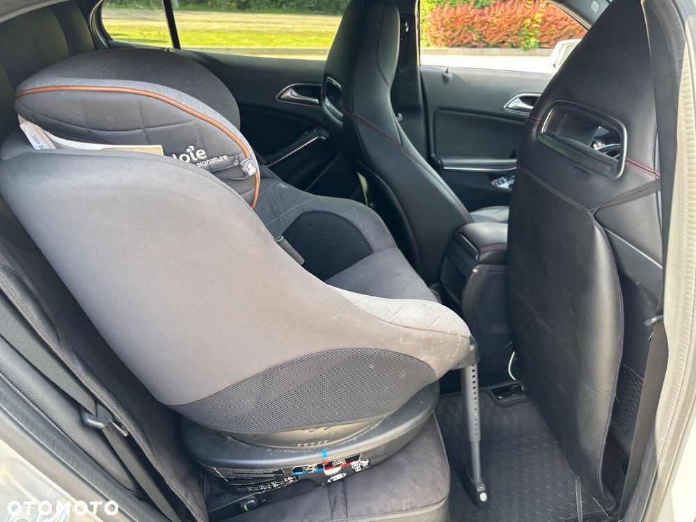 Mercedes-Benz GLA 250 4Matic 7G-DCT AMG Line - 26