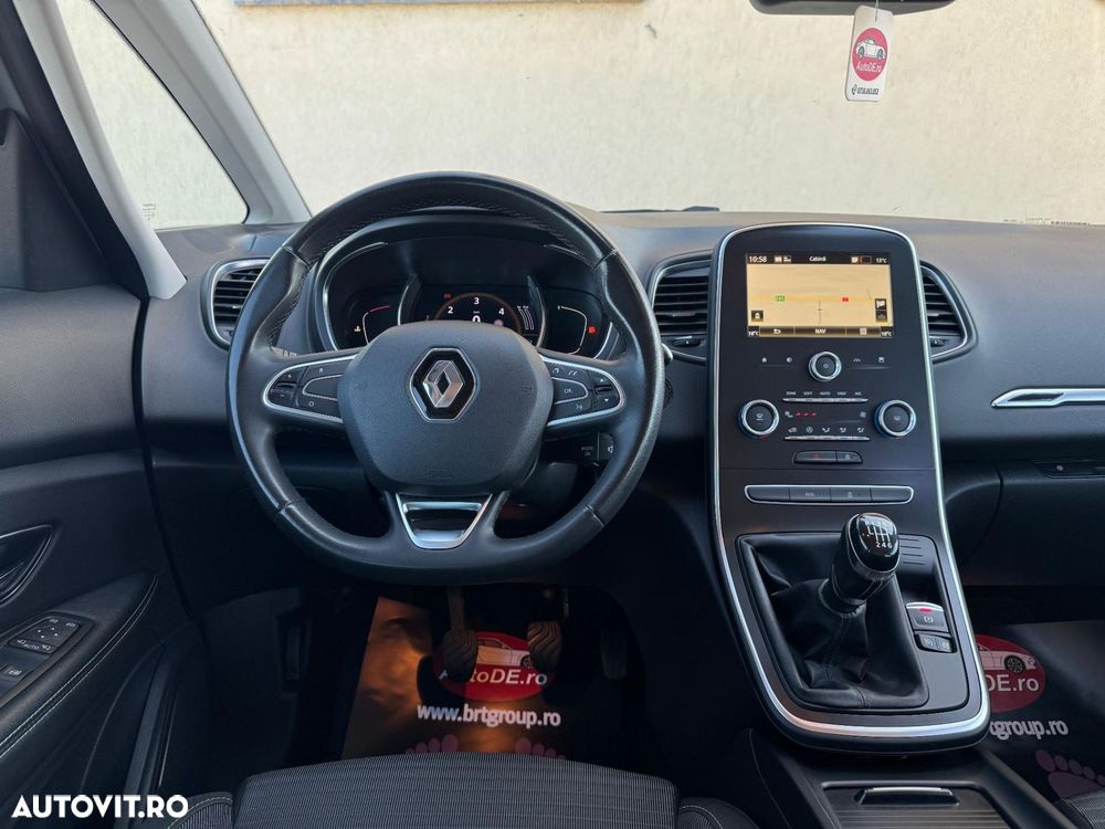 Renault Grand Scenic - 10