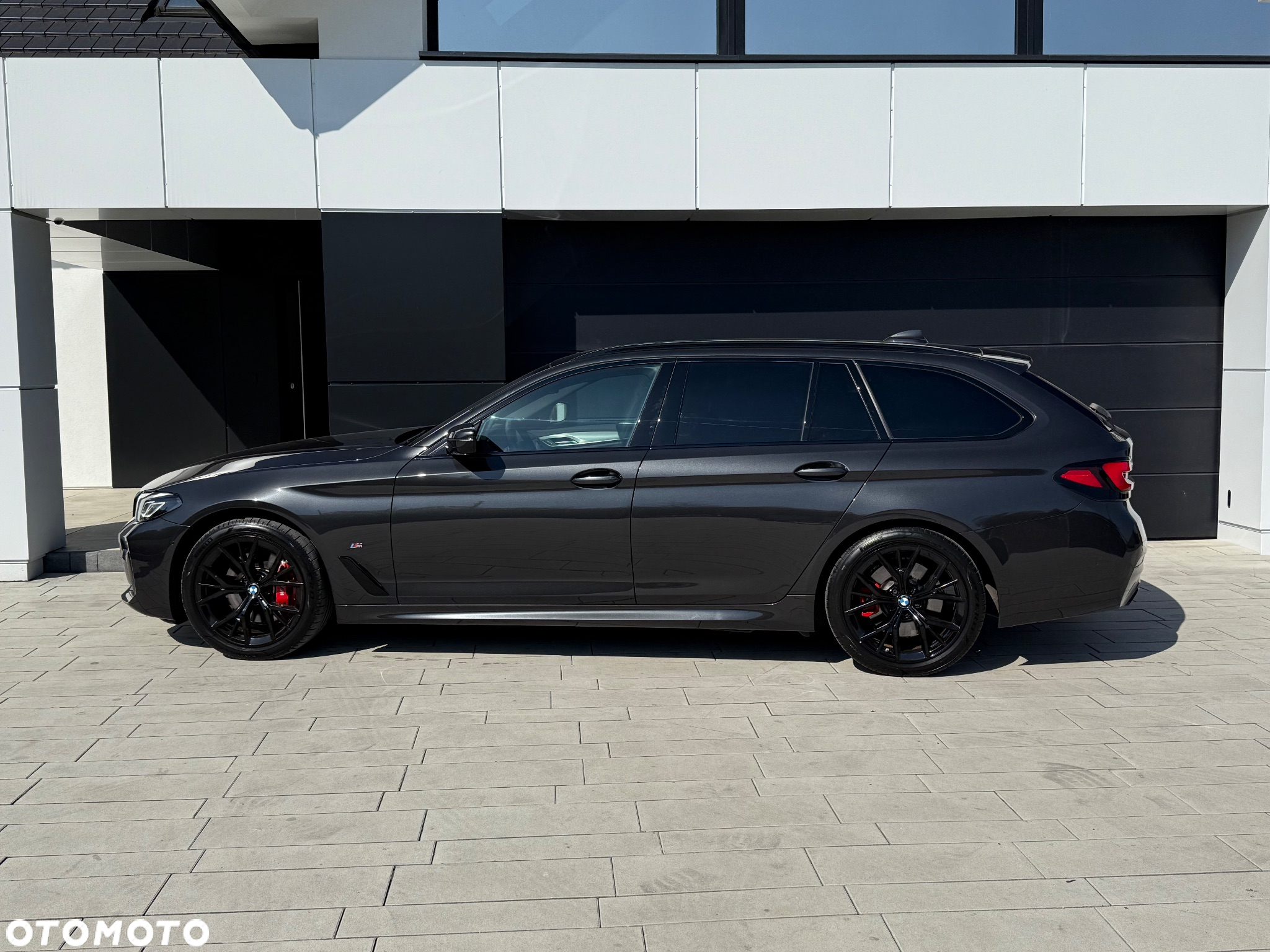 BMW Seria 5 520d xDrive Touring M Sport Edition - 32