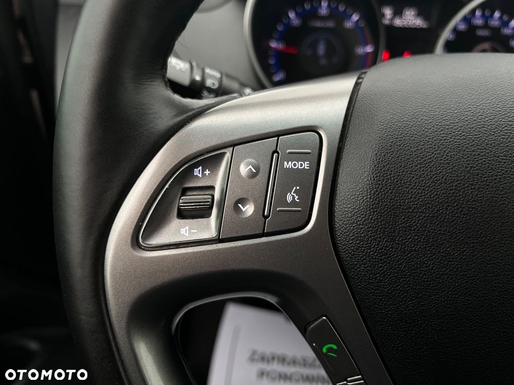 Hyundai ix35 2.0 CRDi 4WD Fifa World Cup Gold Edition - 11