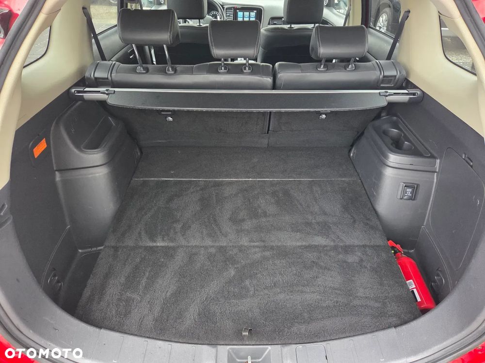 Mitsubishi Outlander - 11