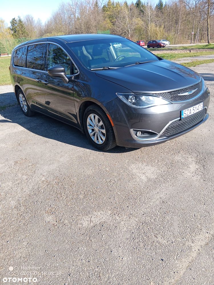 Chrysler Pacifica - 7