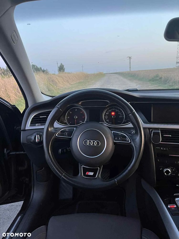 Audi A4 Limousine - 17