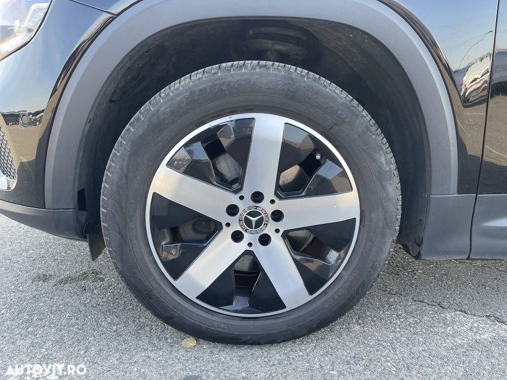 Mercedes-Benz GLB - 29