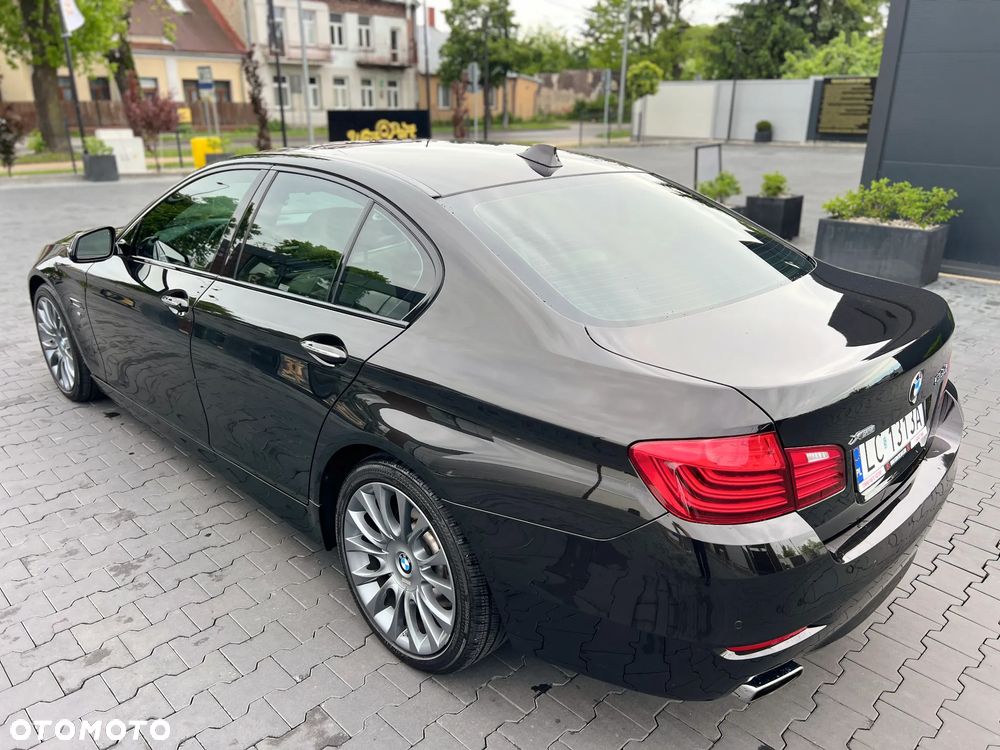 BMW Seria 5 550i xDrive Sport-Aut Luxury Line - 23